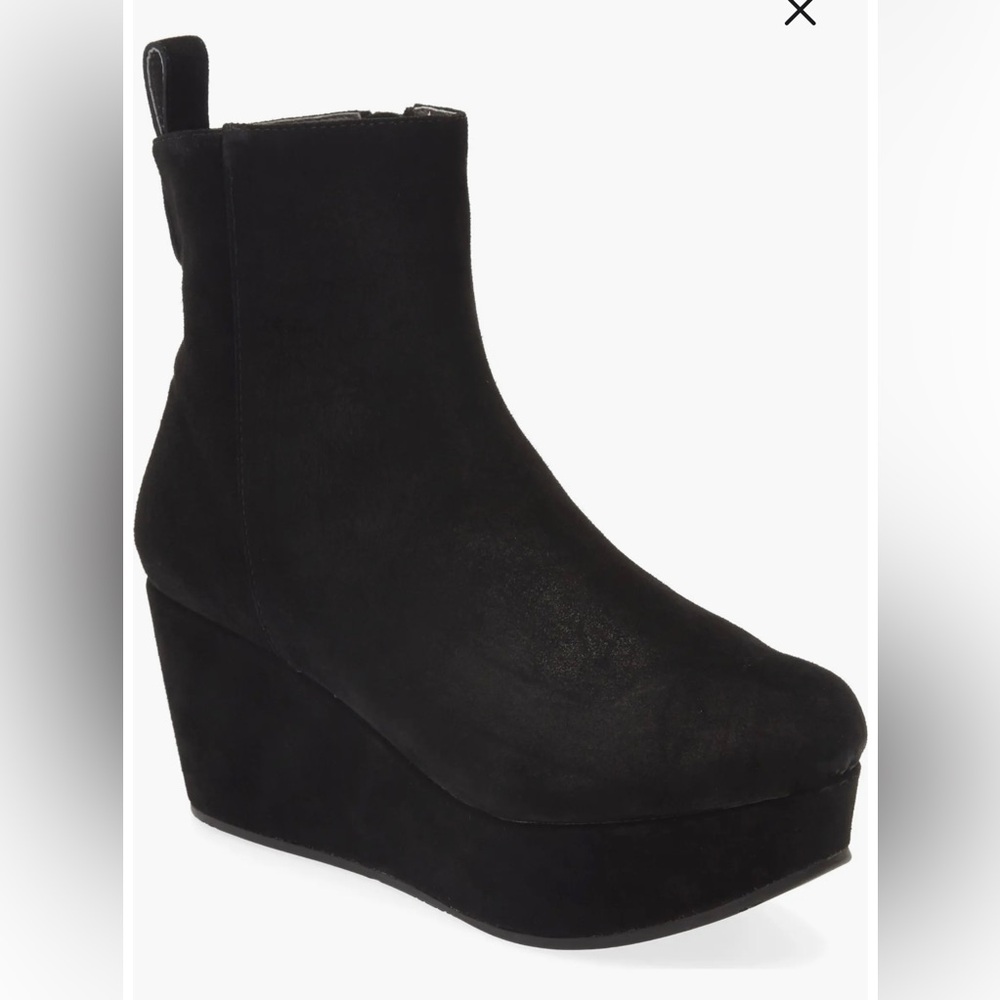 Chocolat Blu Wilkins over the ankle suede Bootie 8.5 NWOT